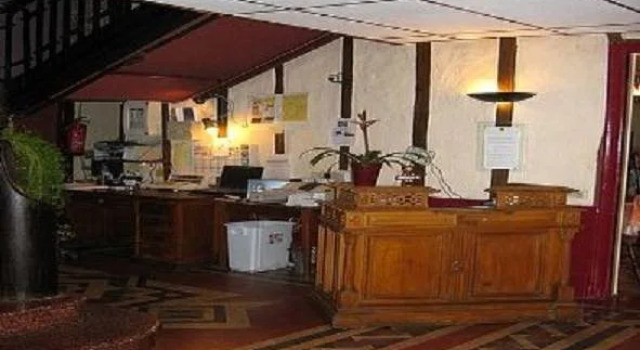 Logis Hôtel Restaurant Métropole, Rezerwuj Hotel Mirande Gers