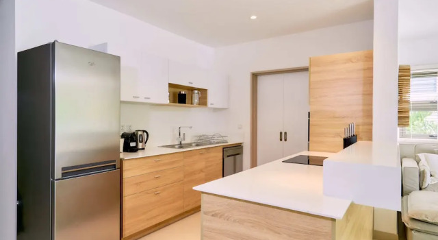 Люкс Les Estivales Beachfront Suites & Penthouses with LOV