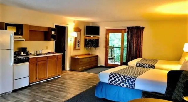 Четырёхместный номер Standard Four Seasons Inn