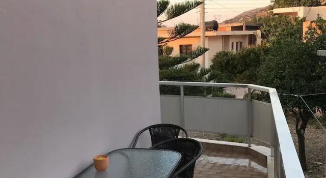 Коттедж с 3 комнатами с балконом Falassarna House