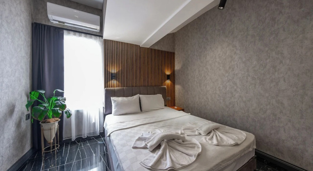 Mrt Suites Lara
