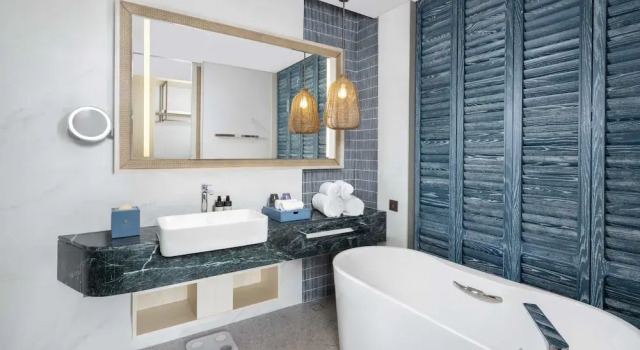 Двухместный номер Standard с балконом и с видом на бассейн C&D Hotel Dongshan Zhangzhou
