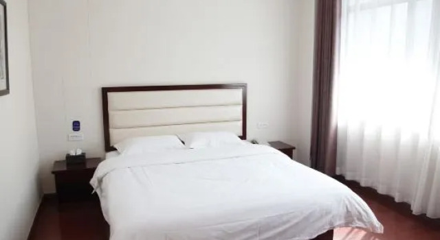 Семейный люкс QIANNA HOTEL GLORIOUS (Xinxiang Baligou)