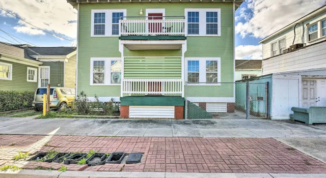 Walk to Beach: Galveston Home w/ Grill Near Pier!