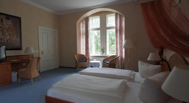 Hotel Schlossvilla Derenburg, Prenota Hotel Derenburg Sassonia-Anhalt
