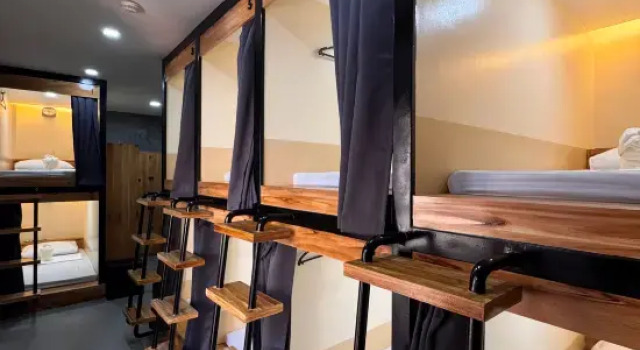 Кровать в общем номере Kugii Hostel - Self Check-in Capsule Hostel near Cebu Airport