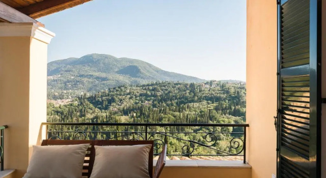 Коттедж с 3 комнатами Hilltop Holiday Residence