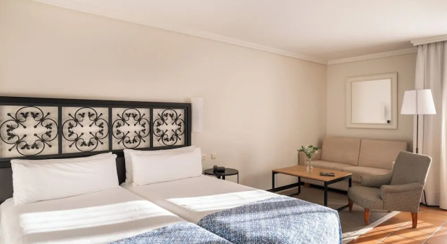 Двухместный номер Standard с балконом Parador de Málaga Gibralfaro