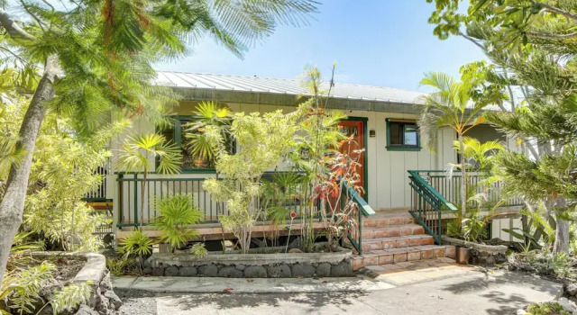 Коттедж с 3 комнатами с балконом Ocean-view Bungalow: Walk to Pebbles Beach!