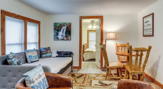 1/2 Mi to State Park! Riverfront Ozarks Retreat