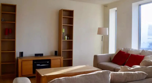 2 Bedroom Flat in Dublin 1, Забронировать Отель Отели Дублина с парковкой, рядом с Стадион для собачьих бегов Шелбурн-парк, Парковка