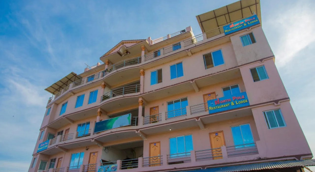 Hotel North Pole Inn By OYO Rooms, Забронировать Отель Дхуликхел 
