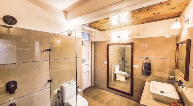 Номер Standard с балконом и с видом на горы Banjara Orchard Retreat Thanedar