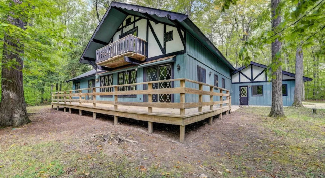 Коттедж с 4 комнатами с балконом Pet-friendly Gem: Hike, Fish & Golf in Gaylord