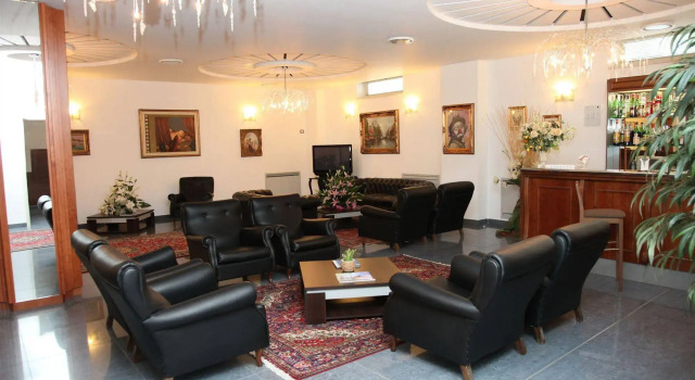 Royal Hotel, Varaa Hotelli Cosenza 