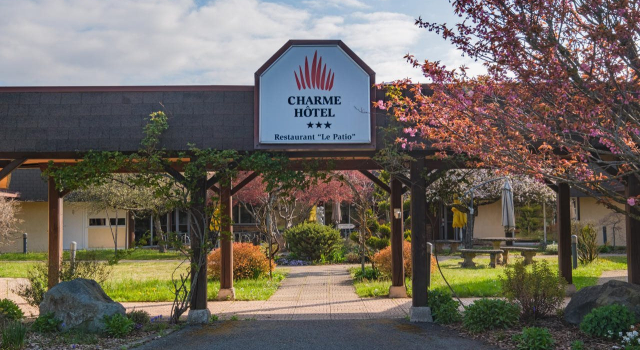 Inter-Hôtel Charme Hôtel & Spa, Rezerwuj Hotel Hotele w Doubs z basenem, Basen