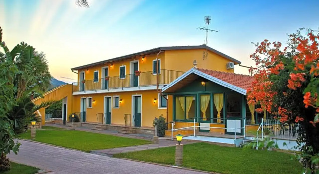 Casa Vacanze Alcantara, Забронировать Отель Кастильоне-ди-Сицилия Этна