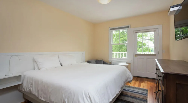 Номер Deluxe Lakehouse Inn