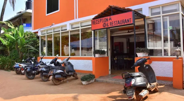 Joaquim Guest House, Prenota Affittacamere Baga 