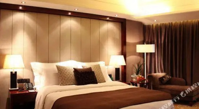 Люкс Executive Fuqinglong Huatian Holiday Hotel