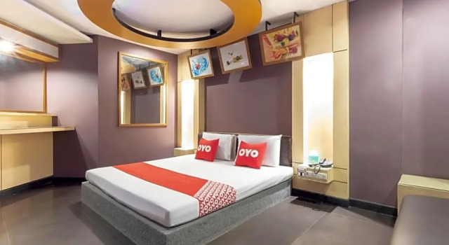 Номер Deluxe OYO 75382 Chonburi Hotel