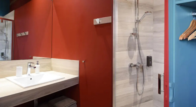 Standard Triple room La Maison de Bazugues