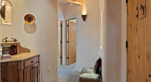 Коттедж с 3 комнатами Piñon Dream - Walk to The Plaza, Comfortable Southwestern Style