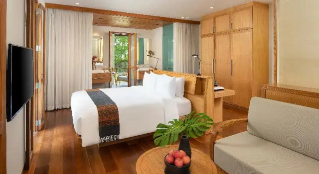 Люкс Standard с балконом Avani+ Luang Prabang Hotel