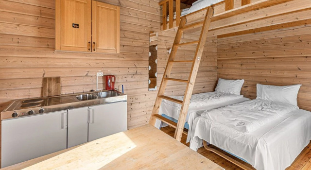 Кровать в общем номере Ulvik Camping