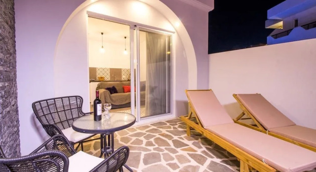 Люкс Executive с балконом Alexander Studios & Suites