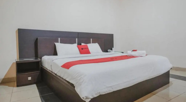 Люкс RedDoorz Premium @ Jalan Pal 10 Jambi