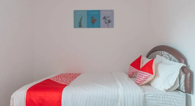 OYO 2229 Dolfie Residence