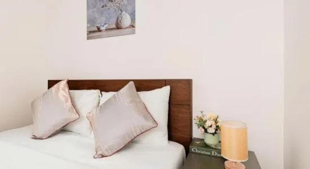 Кровать в общем номере с 3 комнатами 2-3Bedroom Apartment in District 1 Free Pool Gym Sauna