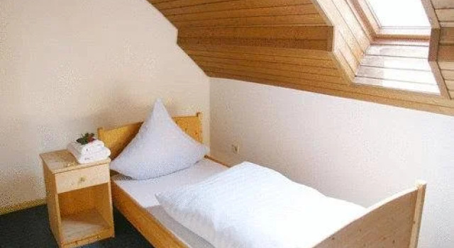 Pension-Gasthof-Metzgerei Hofer, Rezervasyon Otel Inning am Holz Upper Bavaria