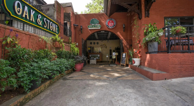 Oak and Stone Bed and Breakfast, Забронировать Отель Багио 