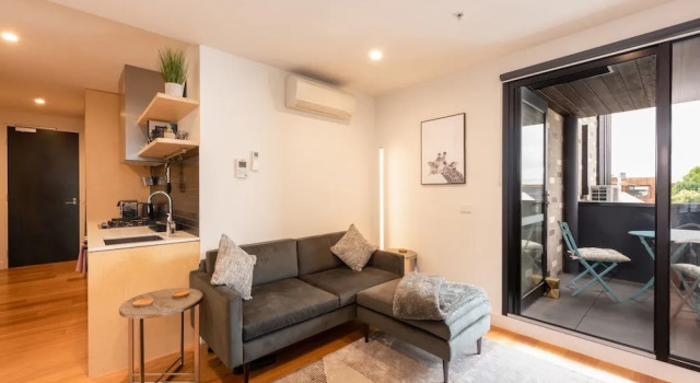 Двухместные апартаменты с балконом Modern 1 Bedroom Apartment in Brunswick East Near CBD