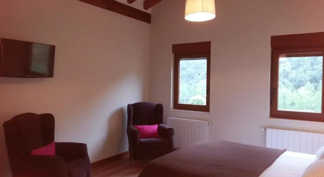 Двухместный номер Superior с видом на бассейн Posada El Hoyal