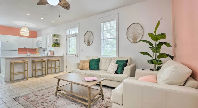 Beverly Bungalow; Easy Walk to Seagrove Beach