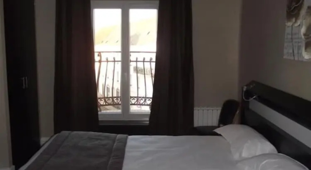 Двухместный номер Standard Logis Hotel des Bourbons Montluçon Climatisé