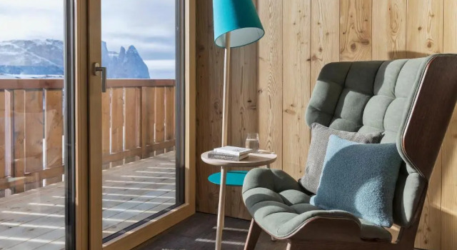 Двухместный номер Comfort с балконом и с видом на горы ICARO Hotel