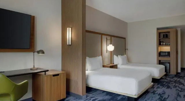 Четырёхместный люкс Executive Fairfield By Marriott Inn & Suites Lancaster