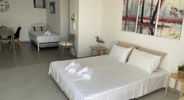 Isidoros Apartments