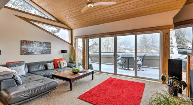 2 Mi to Park City Mtn: Townhome w/ Balcony, Book Lejlighed Park City Deer Valley - The Canyons