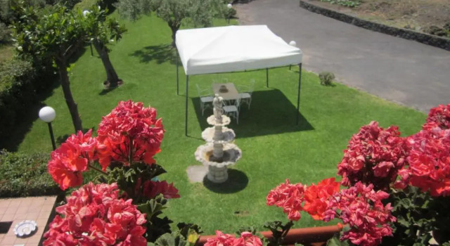 Полулюкс B&B BOUTIQUE DI CHARME "ETNA-RELAX-NATURA"