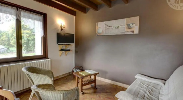 Maison rénovée, 2 chambres, jardin, animaux acceptés, internet, barbecue - FR-1-496-161, Prenota Hotel Hotel a Alvernia con parcheggio, Parcheggio