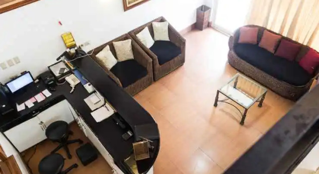 Bed & Breakfast at Royale Tagaytay Country Club, Забронировать Отель Альфонсо Лусон