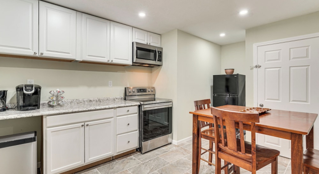 Апартаменты Near Bruce's Field, Downtown & Hospital! Cozy Unit