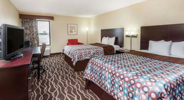 Days Inn & Suites by Wyndham Casey, Book Hotel Casey Illinois