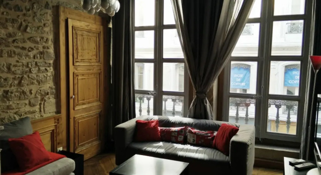 Constantine Terreaux, Rezerwuj Hotel Hotele w Rhône z parkingiem, Parking