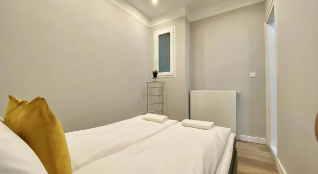 Standard Apartment by Hi5 - 2 bedroom suite in the center, Забронировать Апартаменты/квартира Будапешт Центральная Венгрия, рядом с Станция метро Vorosmarty Square